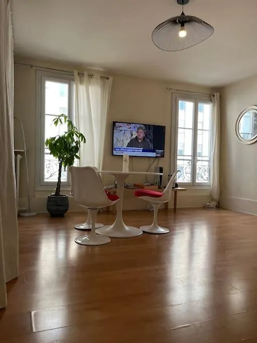Amazing 1 Bedroom, 30Sec From Arc De Triomphe パリ アパート